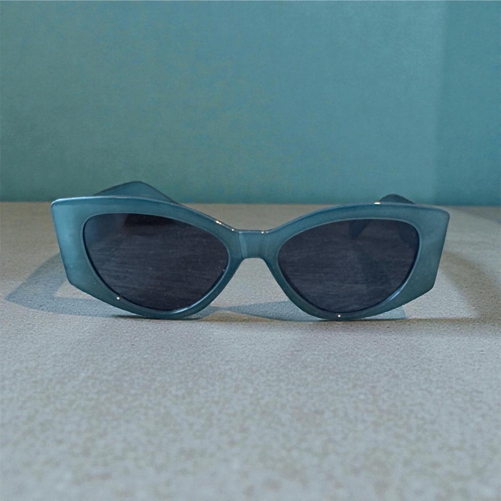 Stylish Teal Cateye Sunglasses